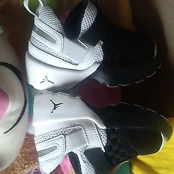 Jordan Trunner Lx (897999-010) - Picture 5 of 6